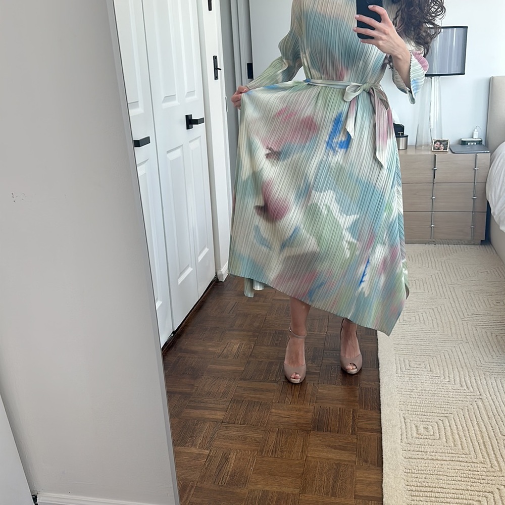 Gorgeous one of a kind flowy runway dress - Picture 6 of 6